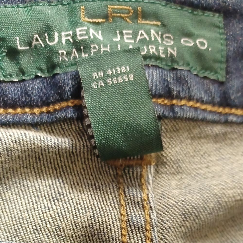 57753..Lauren Ralph Lauren Straight leg Size 6, W28"  31"Inseam  9"Rise