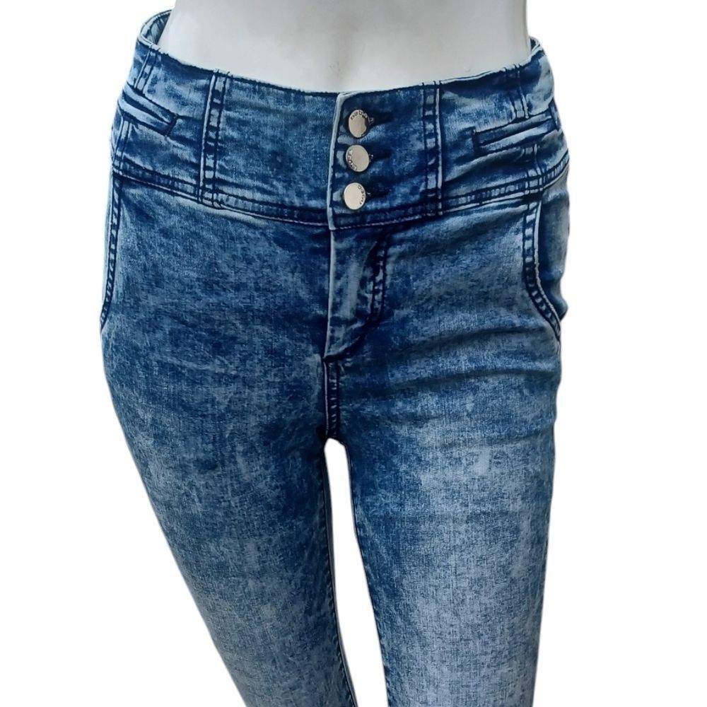 8103.....bebe Skinny Jeans Size 26, W22" 24"Inseam  9"Inseam