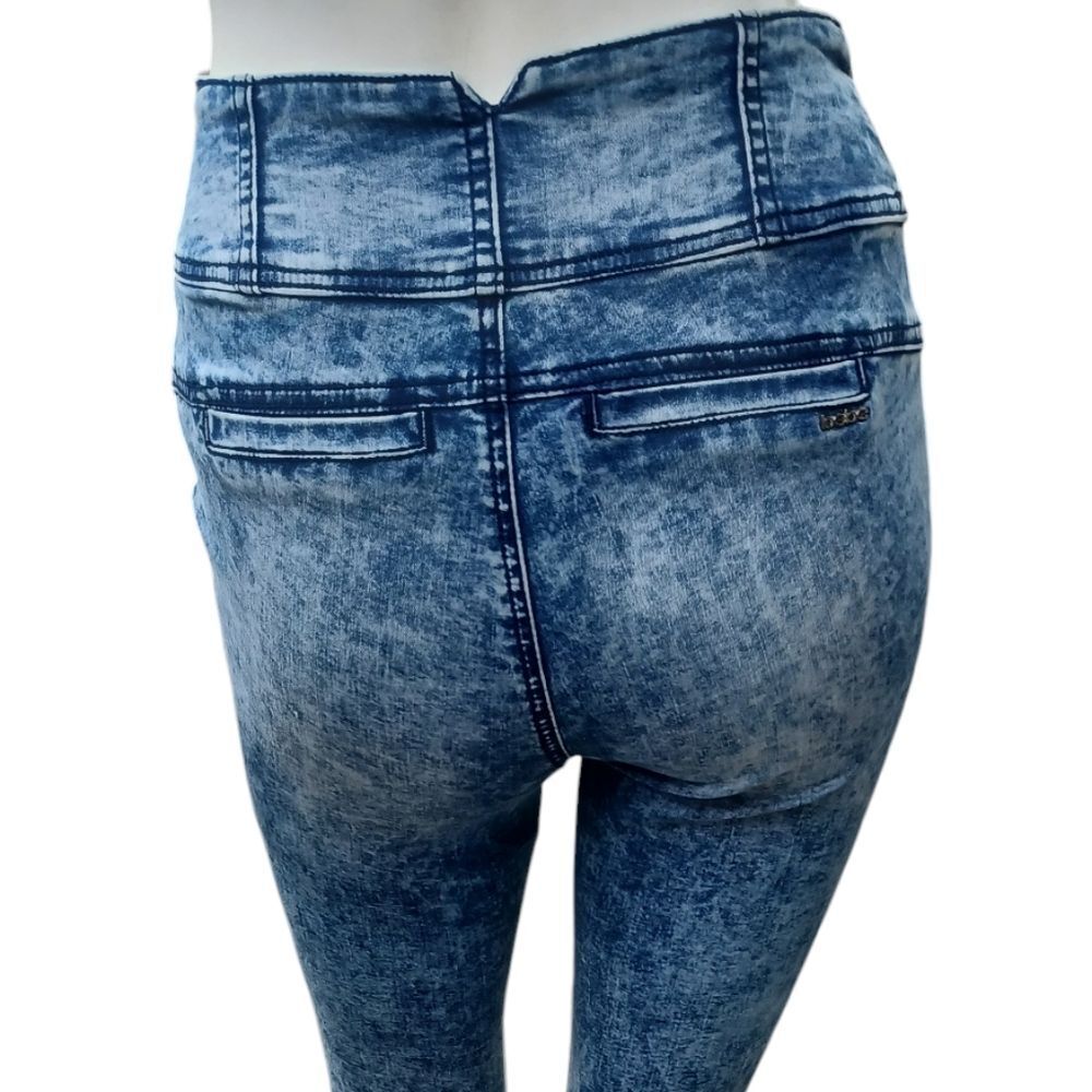 8103.....bebe Skinny Jeans Size 26, W22" 24"Inseam  9"Inseam