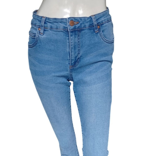 8105....Cotton On Skinny Jeans Size 6, W26"  25"Inseam  9"Rise
