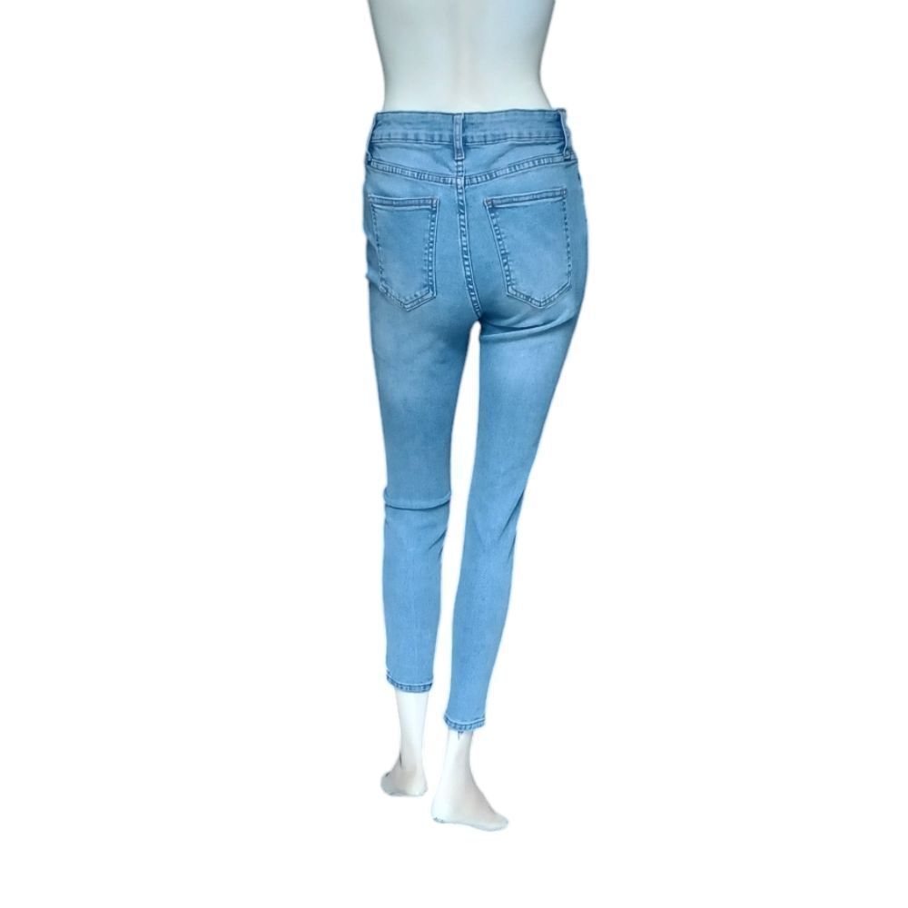 8105....Cotton On Skinny Jeans Size 6, W26"  25"Inseam  9"Rise