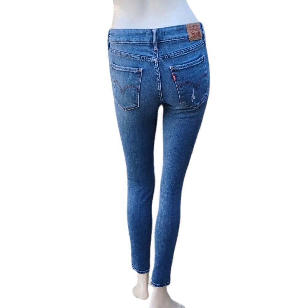 580325....Levi 711 Skinny Jeans Size 26, 29"W