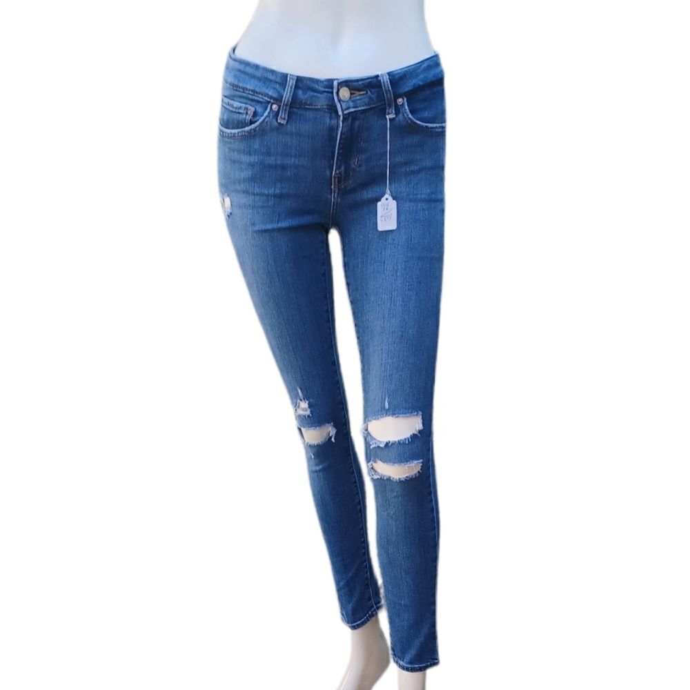 580325....Levi 711 Skinny Jeans Size 26, 29"W