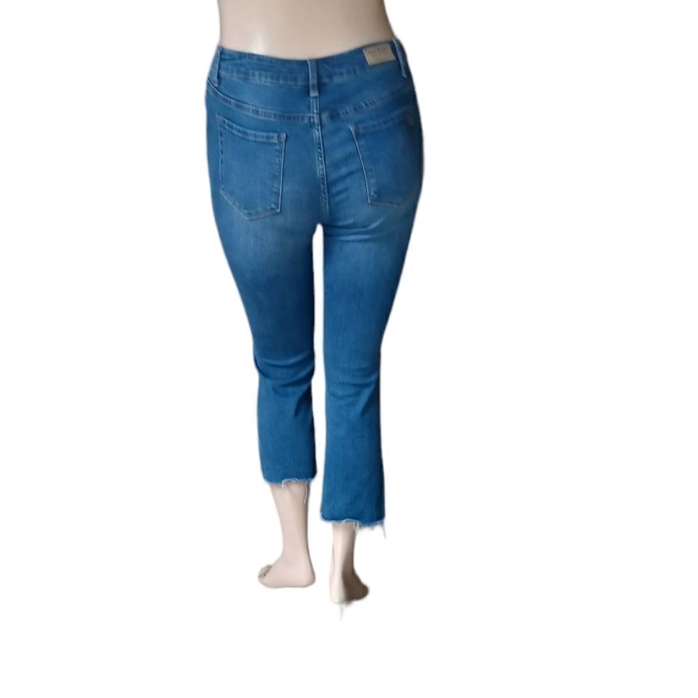 671844....Velvet Heart Ankle Crop Jeans Size 30, 22" Inseam