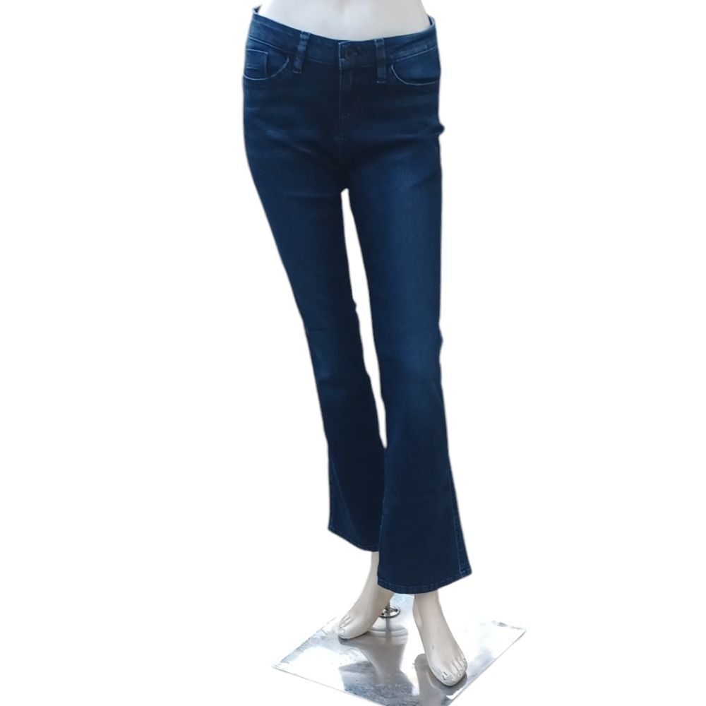 8112....Guess Jeans Petite Brittney Boot Size 28, 29"Inseam 8"Rise