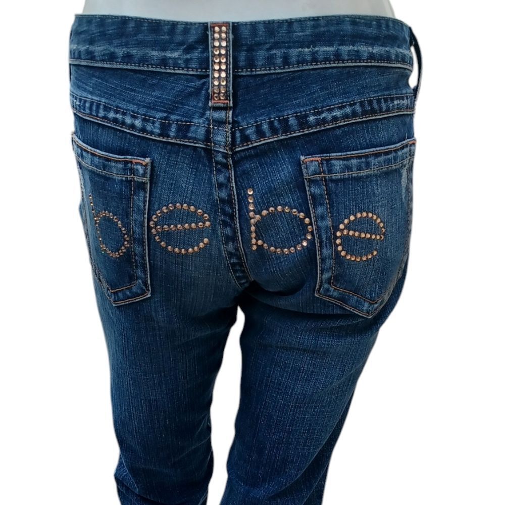 8113...bebe Ankle Crop Jeans Size 29, W29" 22"Inseam 7"Rise
