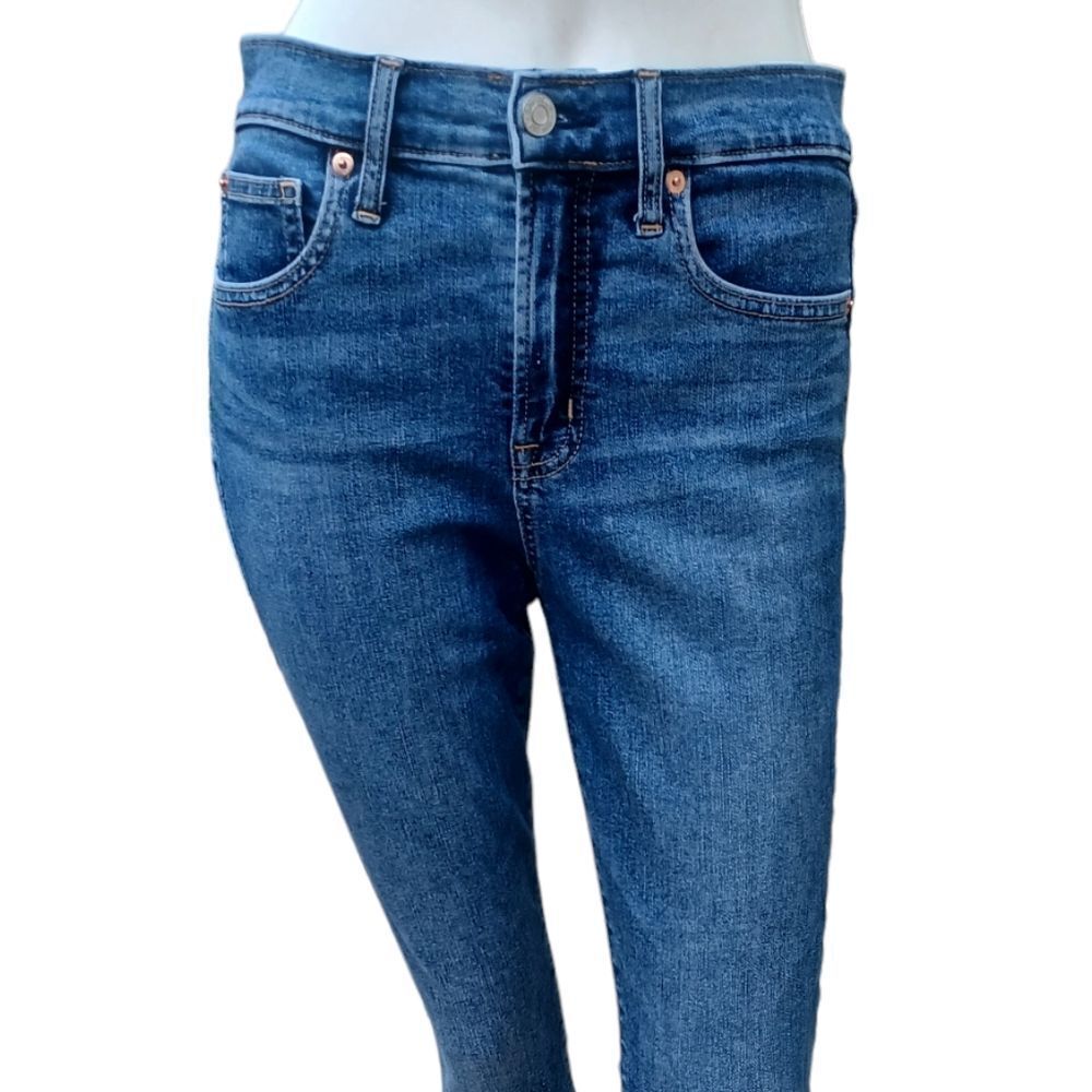 688045.....Gap True Skinny Jeans Size 27/4S, 9" Rise