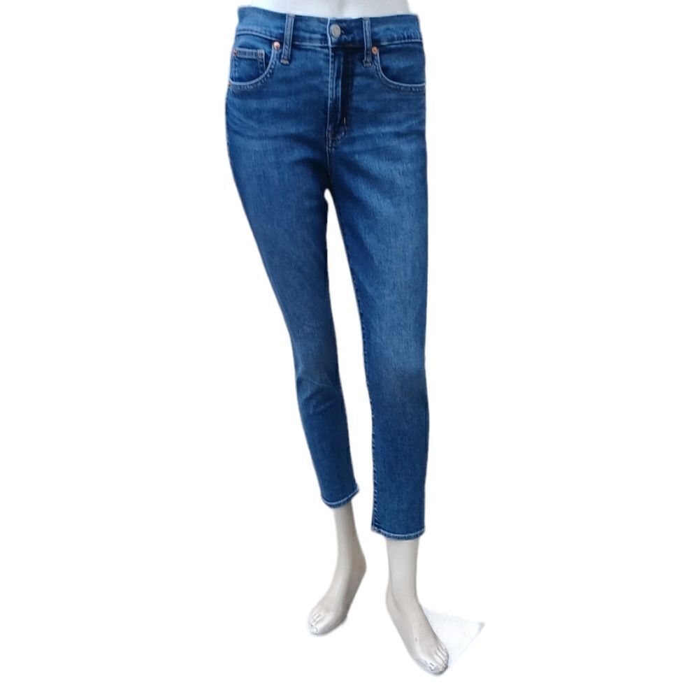 688045.....Gap True Skinny Jeans Size 27/4S, 9" Rise