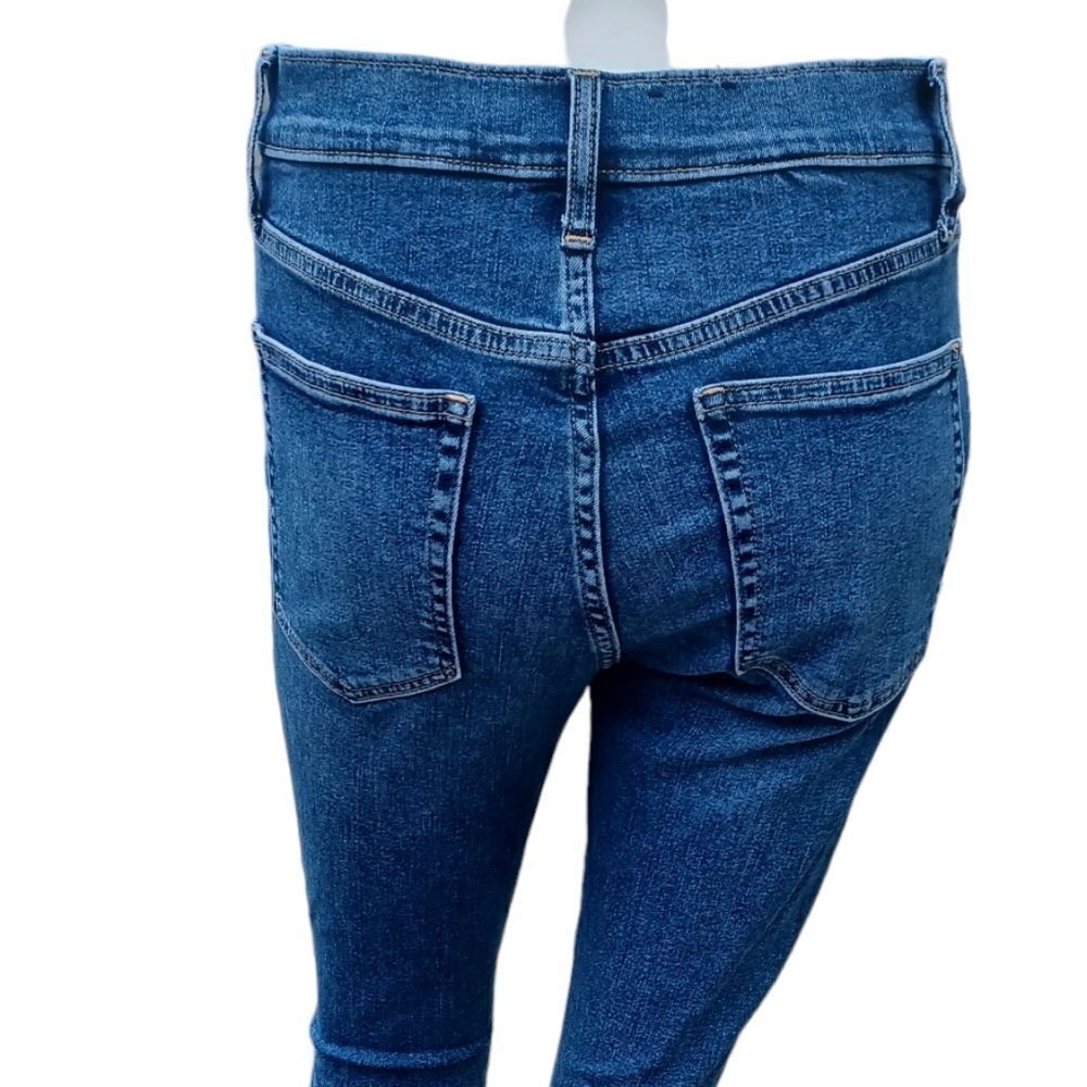 688045.....Gap True Skinny Jeans Size 27/4S, 9" Rise