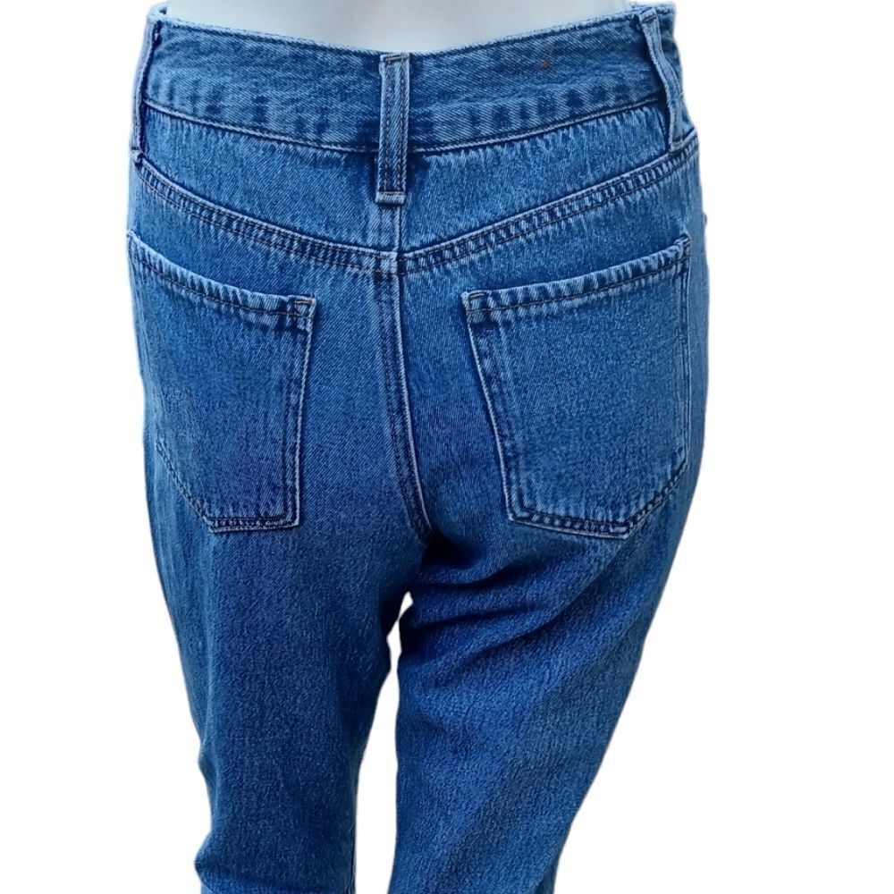 688645....EMPYRE Eileen Mom Jeans Size 0