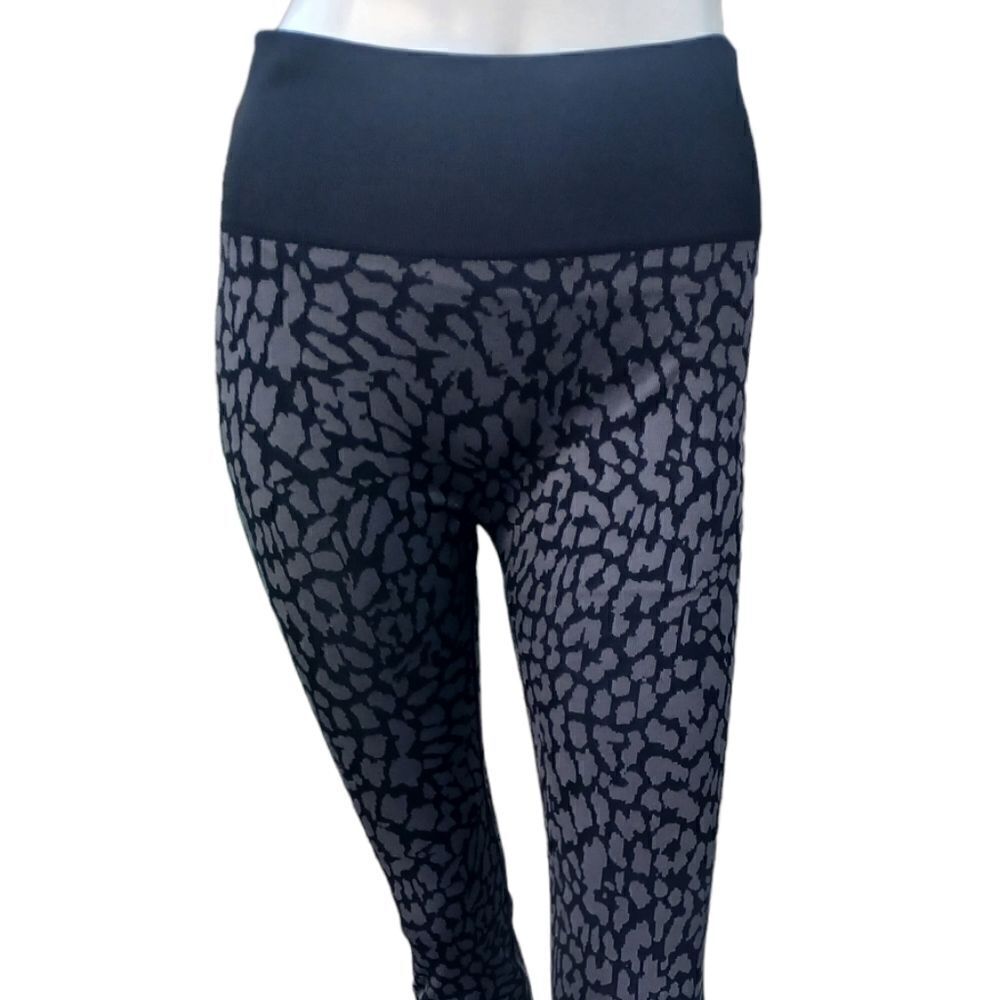 582514...Ryka Active Wear Animal Jacquard Legging