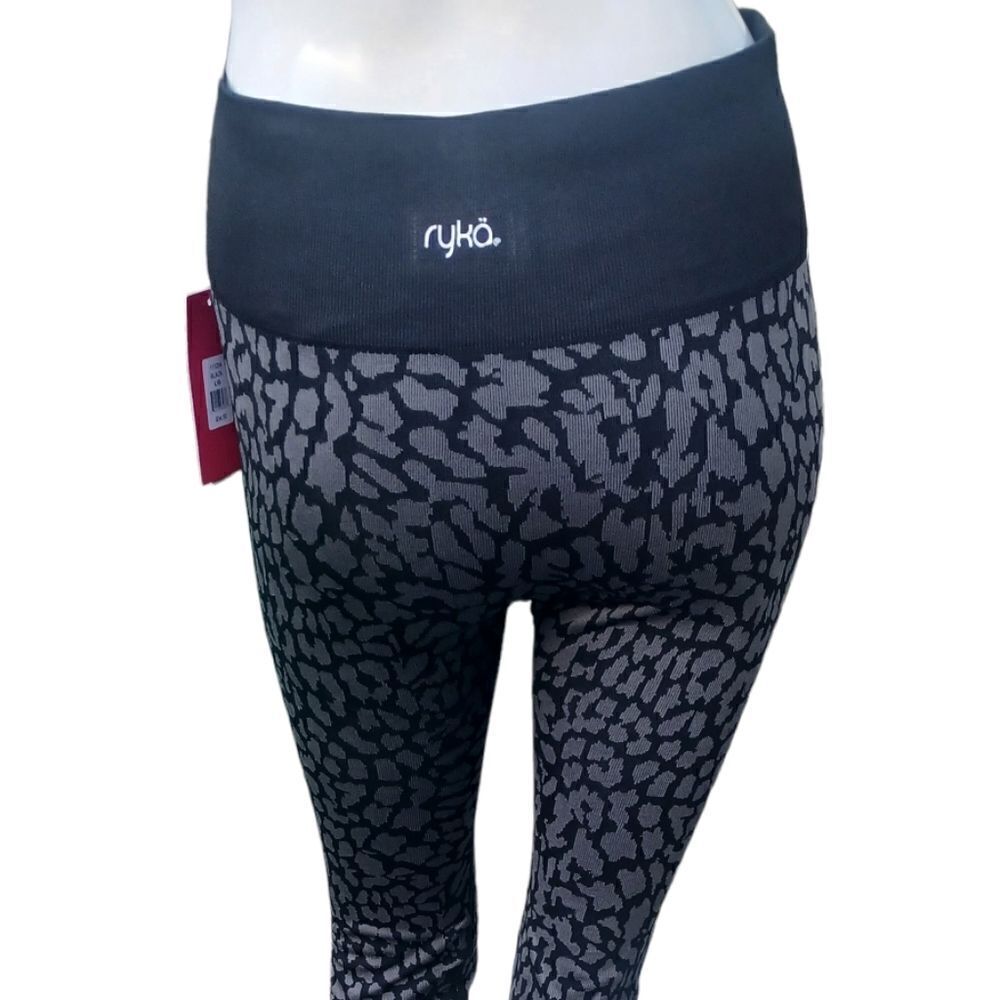 582514...Ryka Active Wear Animal Jacquard Legging