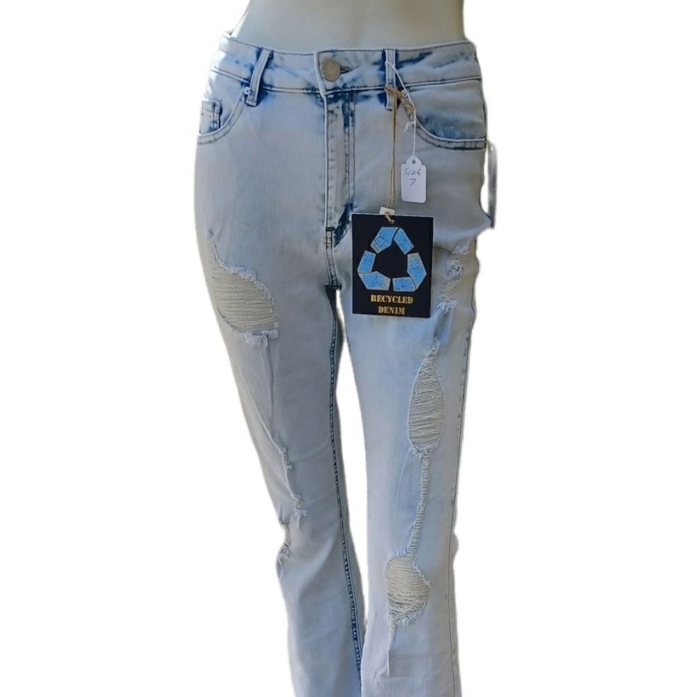 593036.....Indigo Rein Curvy Fit Distressed Flare Jeans