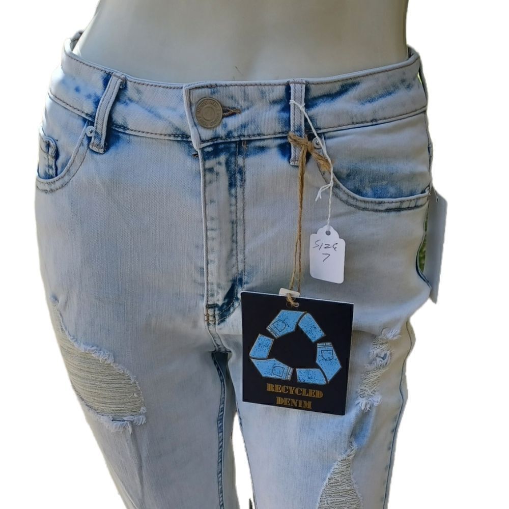 593036.....Indigo Rein Curvy Fit Distressed Flare Jeans