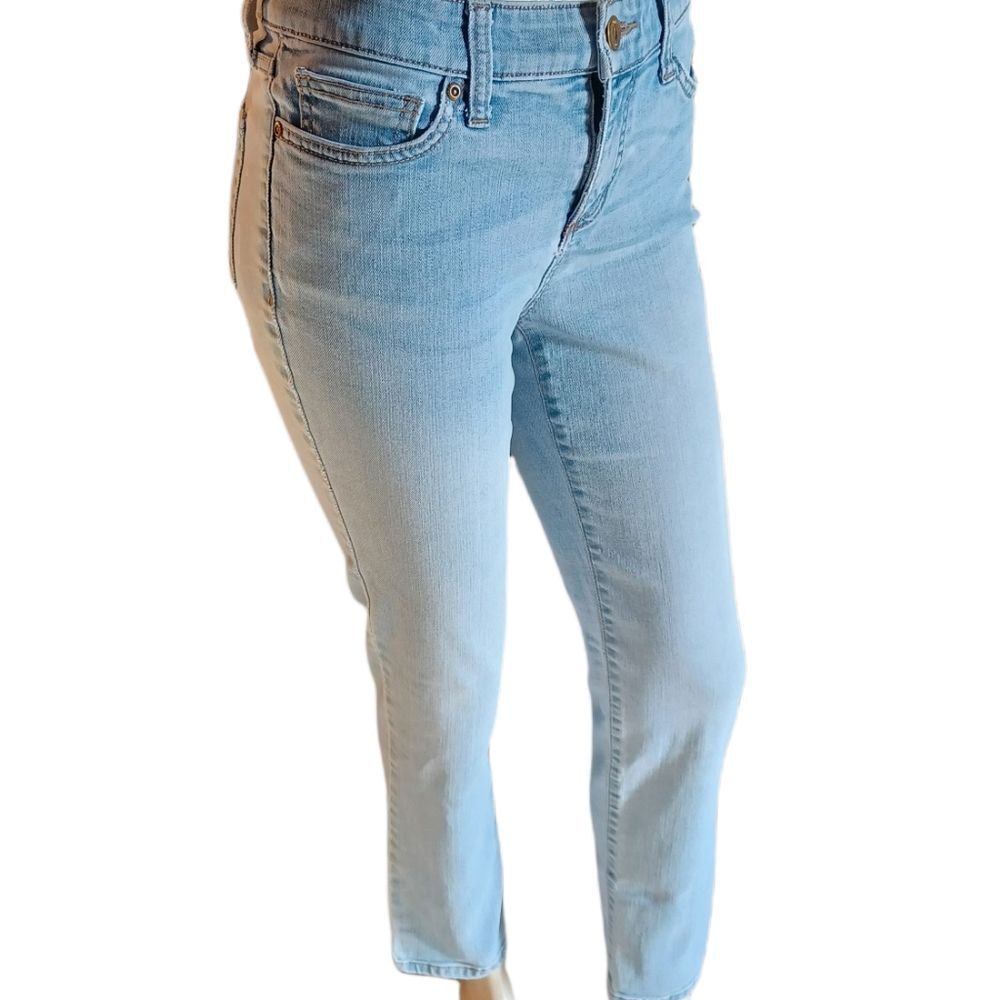584119......St John's Bay Straight leg Size 4P, W26"  26"Inseam  8"Rise
