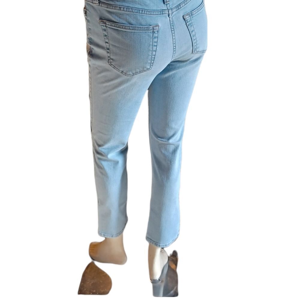 584119......St John's Bay Straight leg Size 4P, W26"  26"Inseam  8"Rise