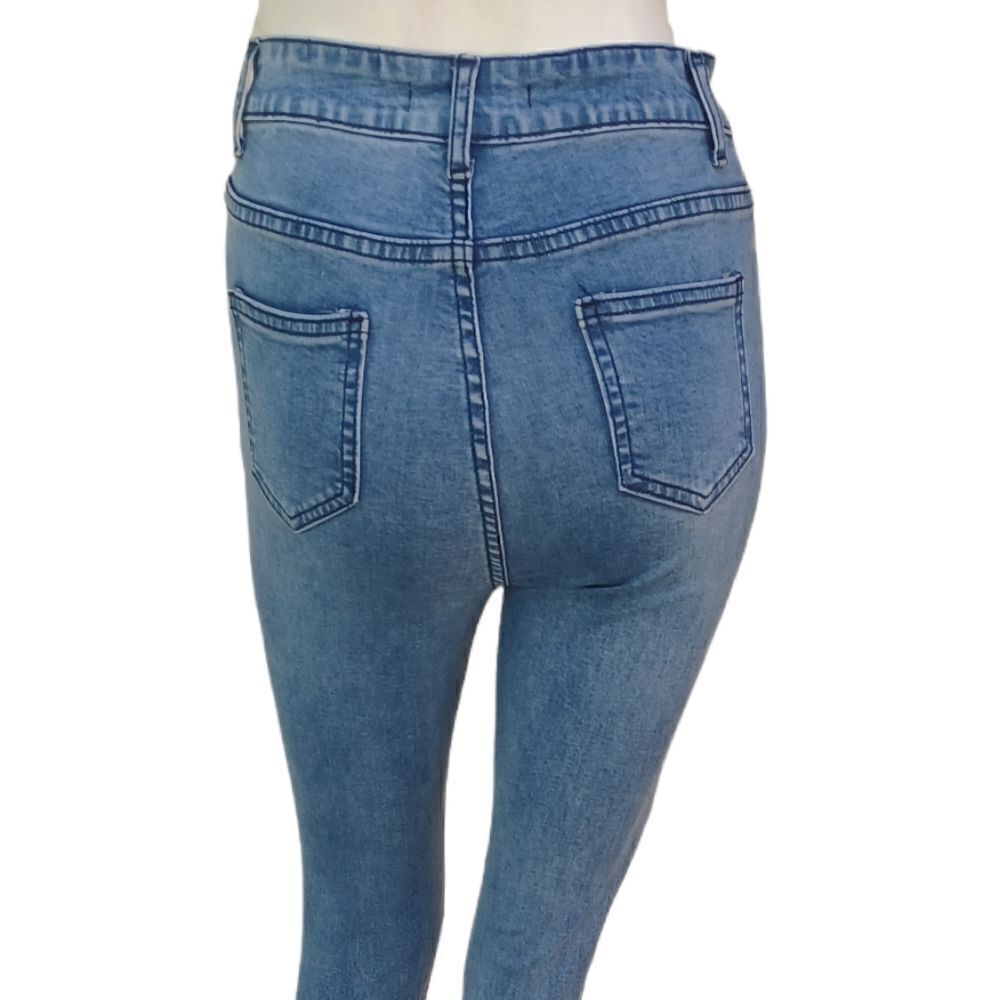 585447.....Chic Ven Skinny Jeans Size S