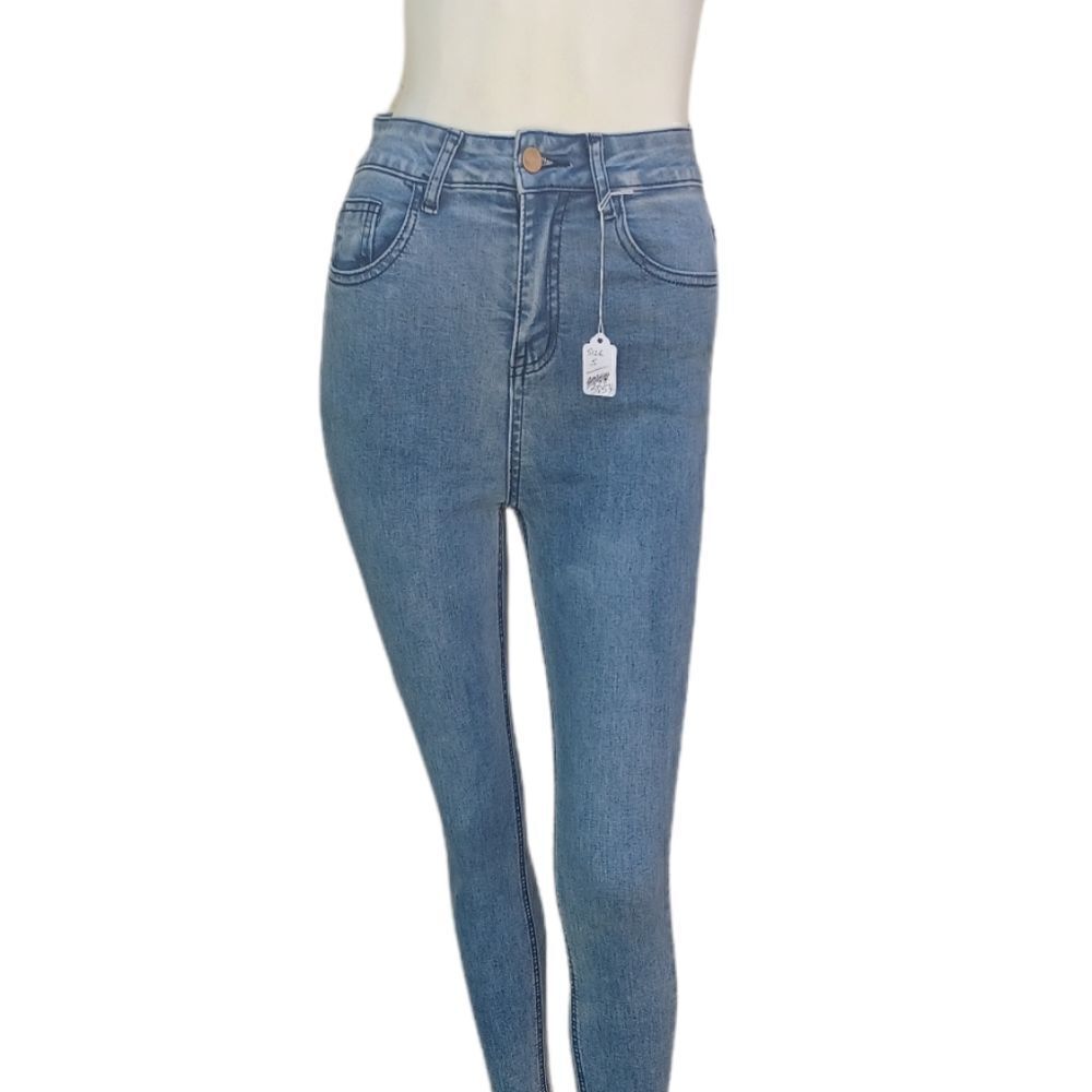 585447.....Chic Ven Skinny Jeans Size S