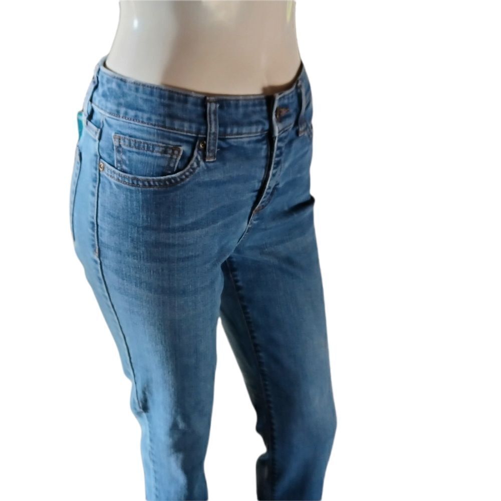 584247..... St John's Bay Straight leg Jeans Size 4P, W26"  27"Inseam  9" Rise