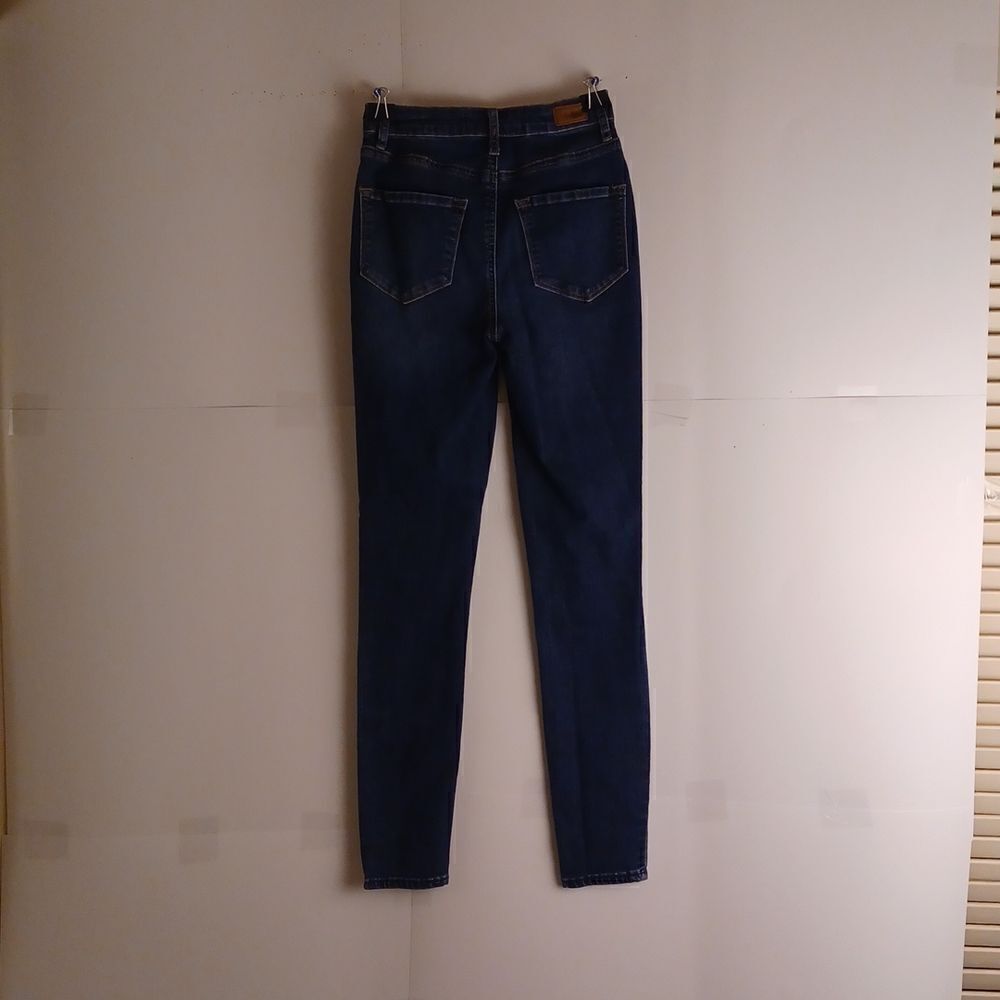 584047... RSQ Super High Rise Jeans Size 1, W22"  27"Inseam  10"Rise