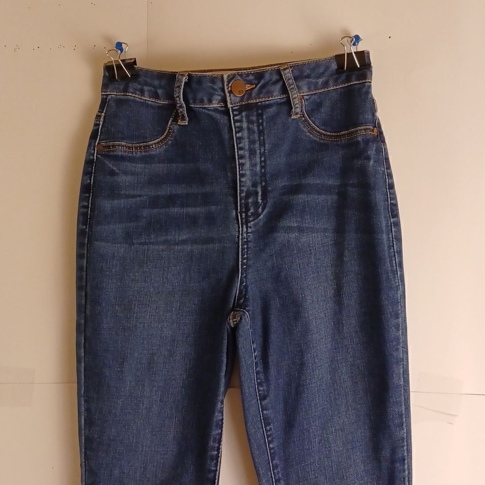 584047... RSQ Super High Rise Jeans Size 1, W22"  27"Inseam  10"Rise