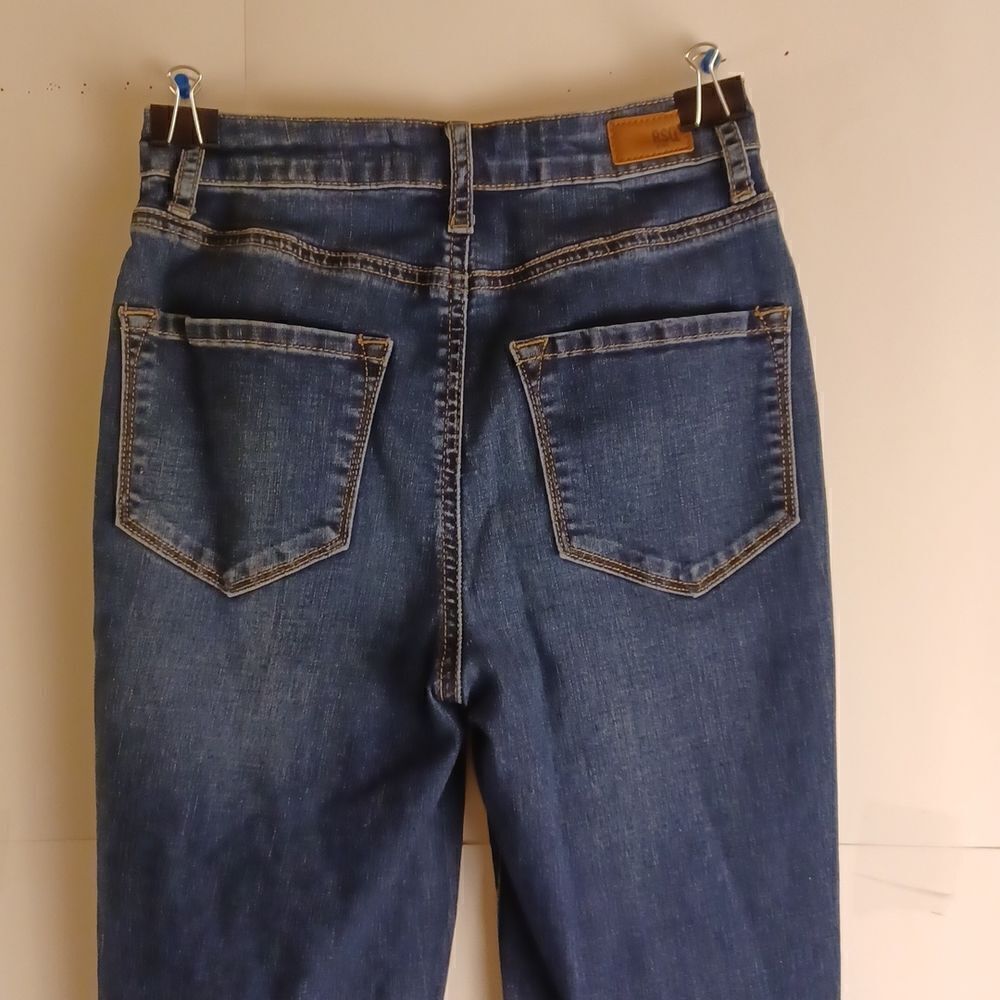 584047... RSQ Super High Rise Jeans Size 1, W22"  27"Inseam  10"Rise