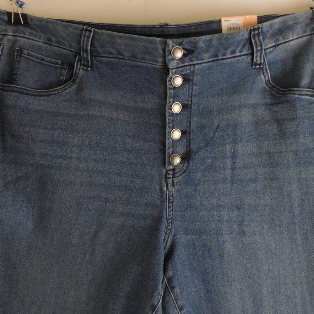 57872..EVRI Bootcut Jeans Size 24W