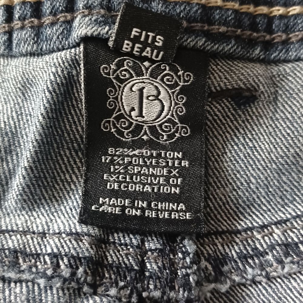 588921...Beau Dawson Crop Jeans Size 6