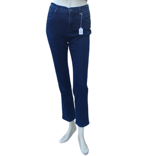 589021...Gloria Vanderbilt Straight leg Jeans Size 4P, W26"  27"Inseam 9"Rise