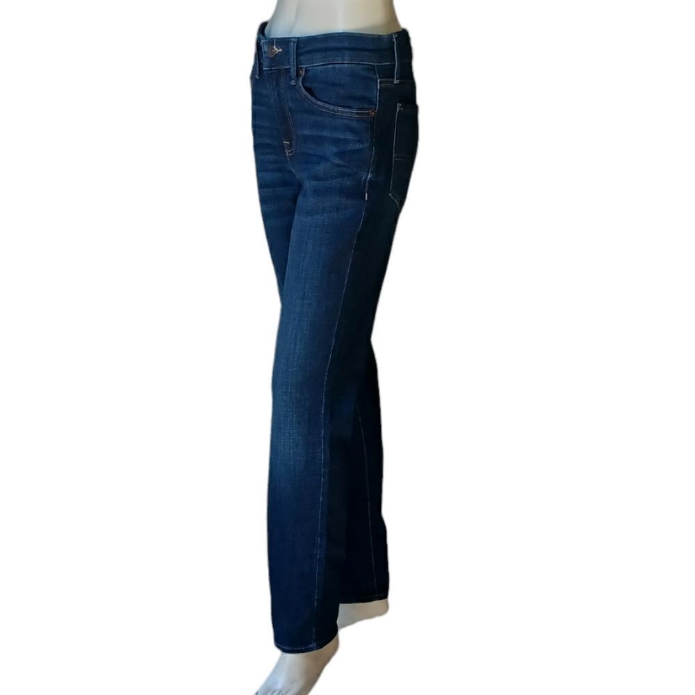 700618.....Lucky Brand Straight leg Jeans Size 6/28 Regular, 9"Rise