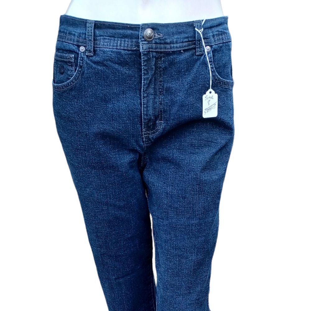 589413....Gloria Vanderbilt Straight leg Jeans Size 8Avg W28" 29" Inseam 10"Rise