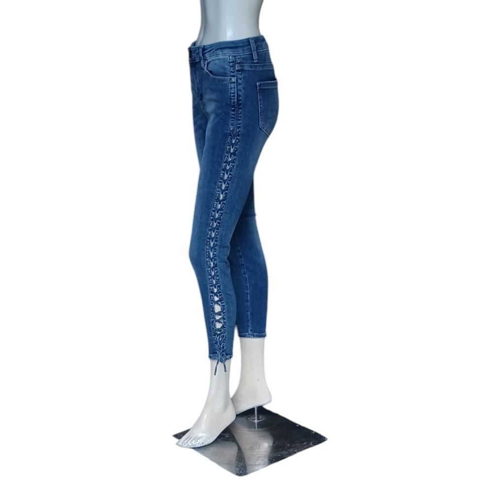 8110...bebe Skinny Jeans Size 27, W26" 24"Inseam  8"Rise