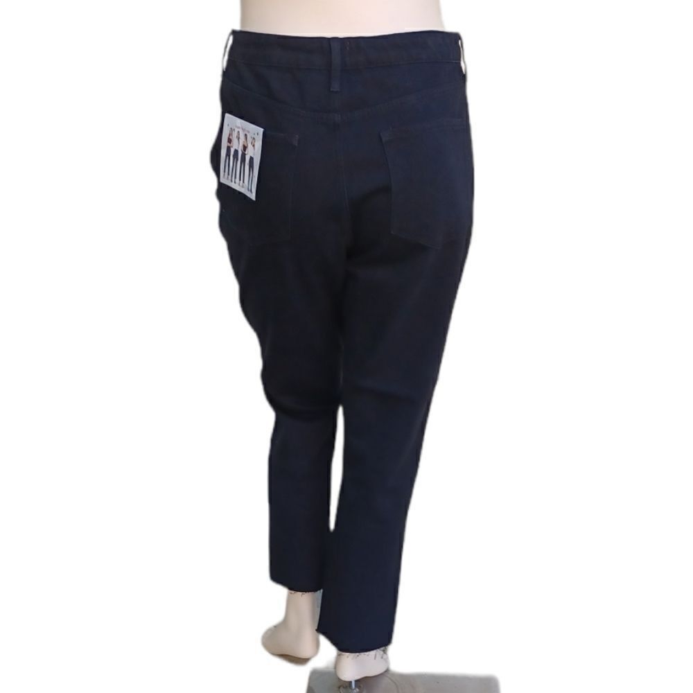616023.....Simple Society Straight leg Jeans, 26"Inseam 12"Rise