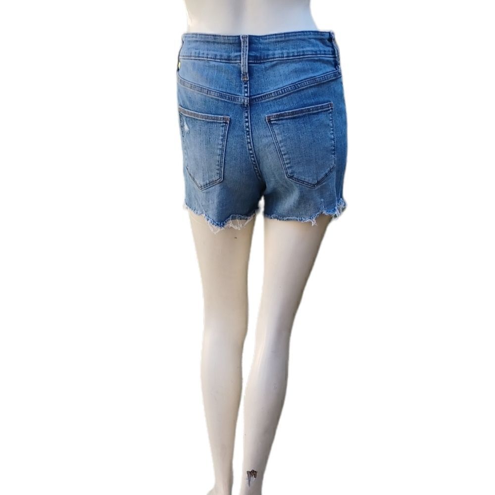 584648....... Universal Thread Denim Shorts Size 2/26, 3" Inseam 9" Rise