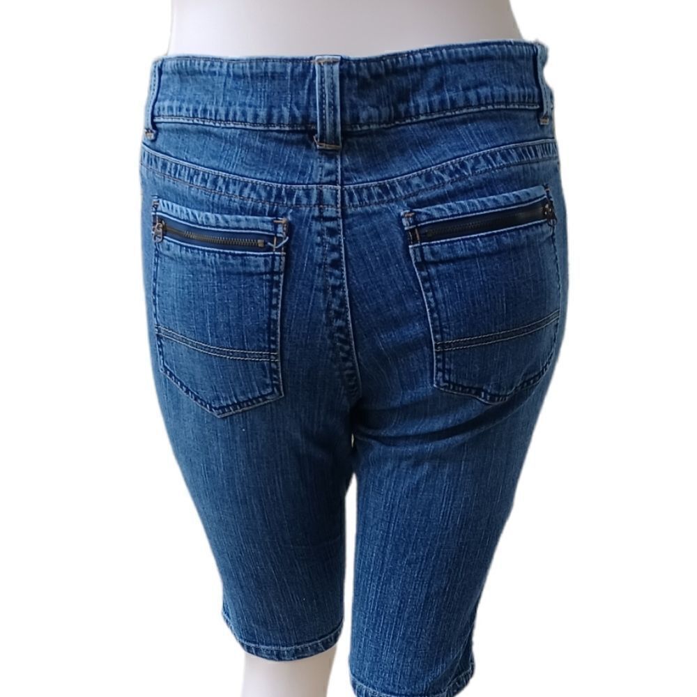 591631.....Lee One True Fit Crop Size 16M, W34" 12"Inseam  10"Rise