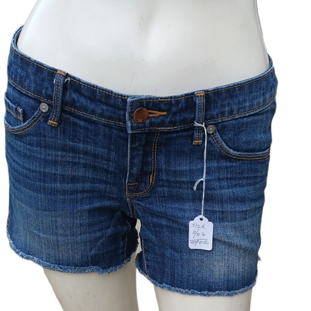 592231....Preowned Mossimo Denim Mid Rise Midi Size 2/26