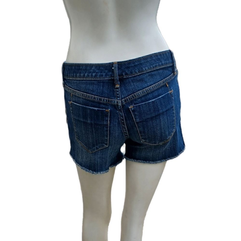 592231....Preowned Mossimo Denim Mid Rise Midi Size 2/26