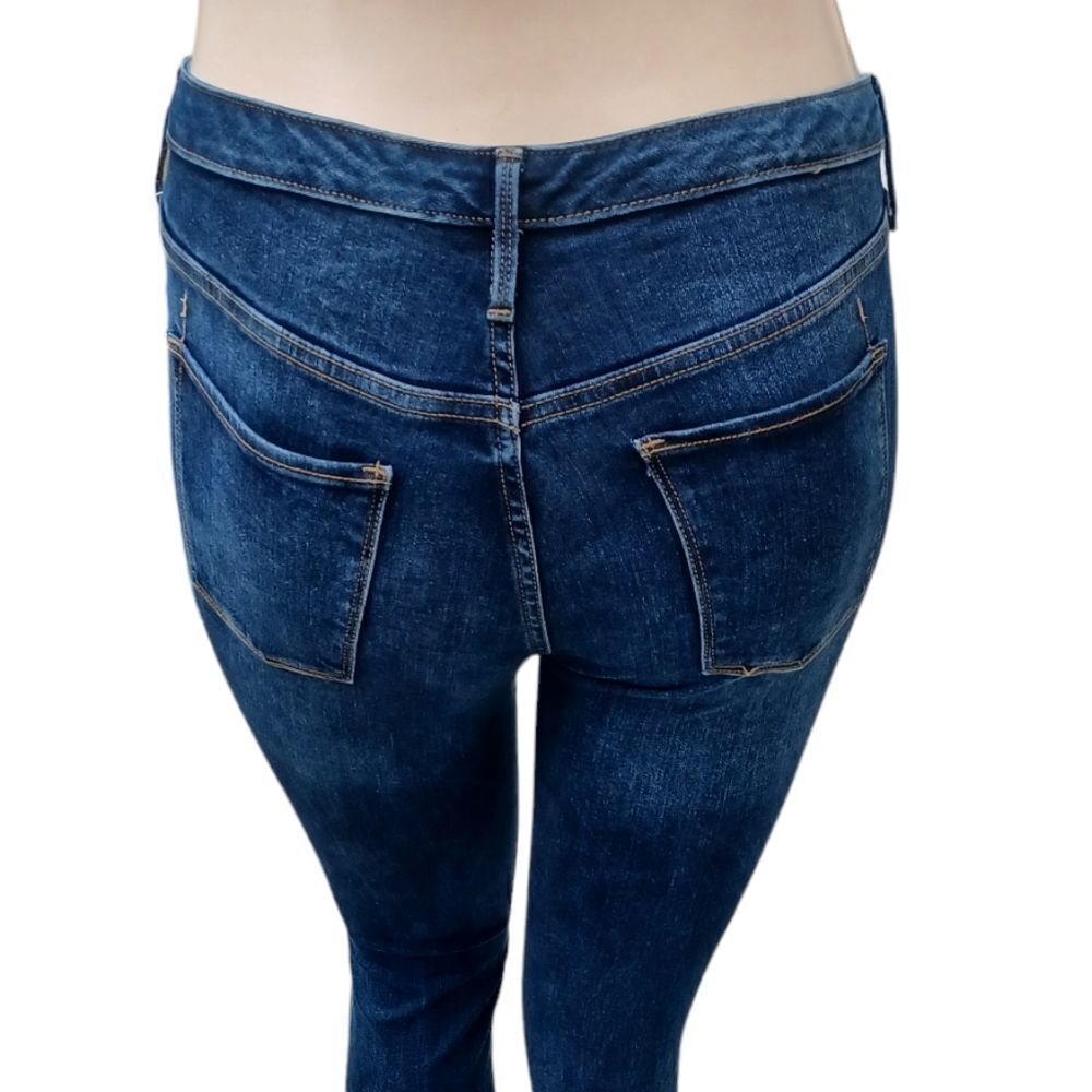 1028..Preowned Mossimo Skinny Jeans Size 12/S W28" 31" Inseam 10"Rise