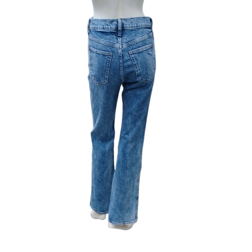 690046...Gap Denim Flare Jeans Size 26 /2R, 10" Rise