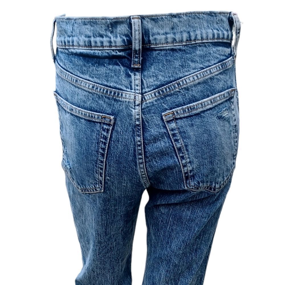 690046...Gap Denim Flare Jeans Size 26 /2R, 10" Rise