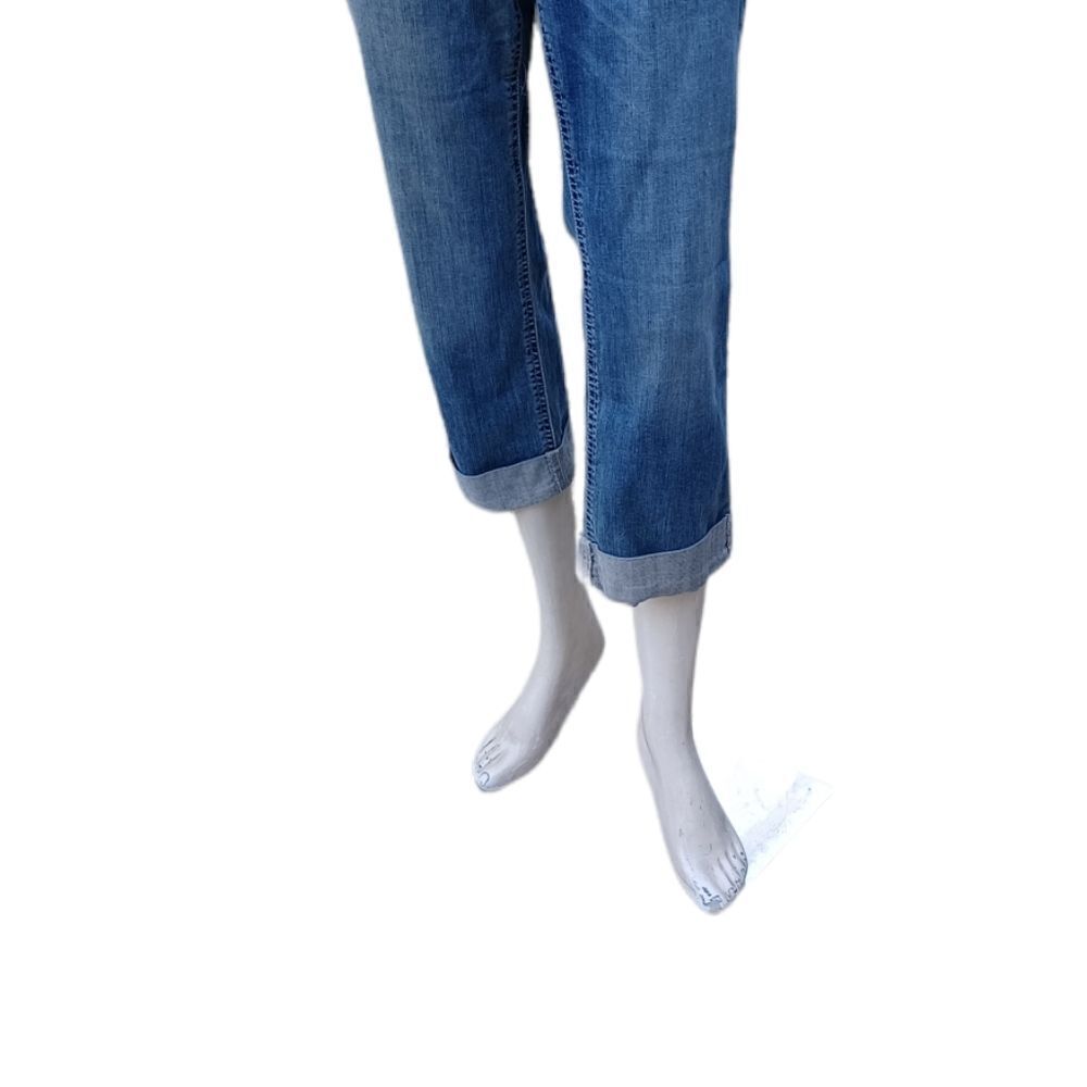 59679.....Apt.9 Straight Crop Cuffed Jeans Size 10, 30" Waist 22" Inseam 9" Rise