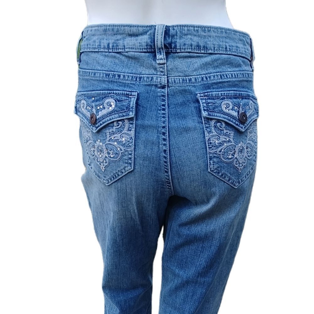 59679.....Apt.9 Straight Crop Cuffed Jeans Size 10, 30" Waist 22" Inseam 9" Rise