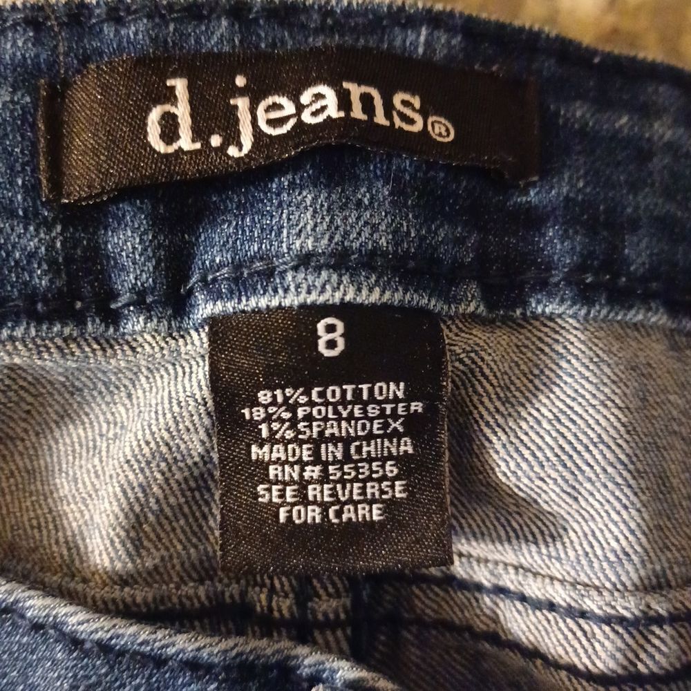 594431....D.Jeans Dark Wash Ankle Skinny Size 8, W29", 24 1/2"Inseam  9"Rise