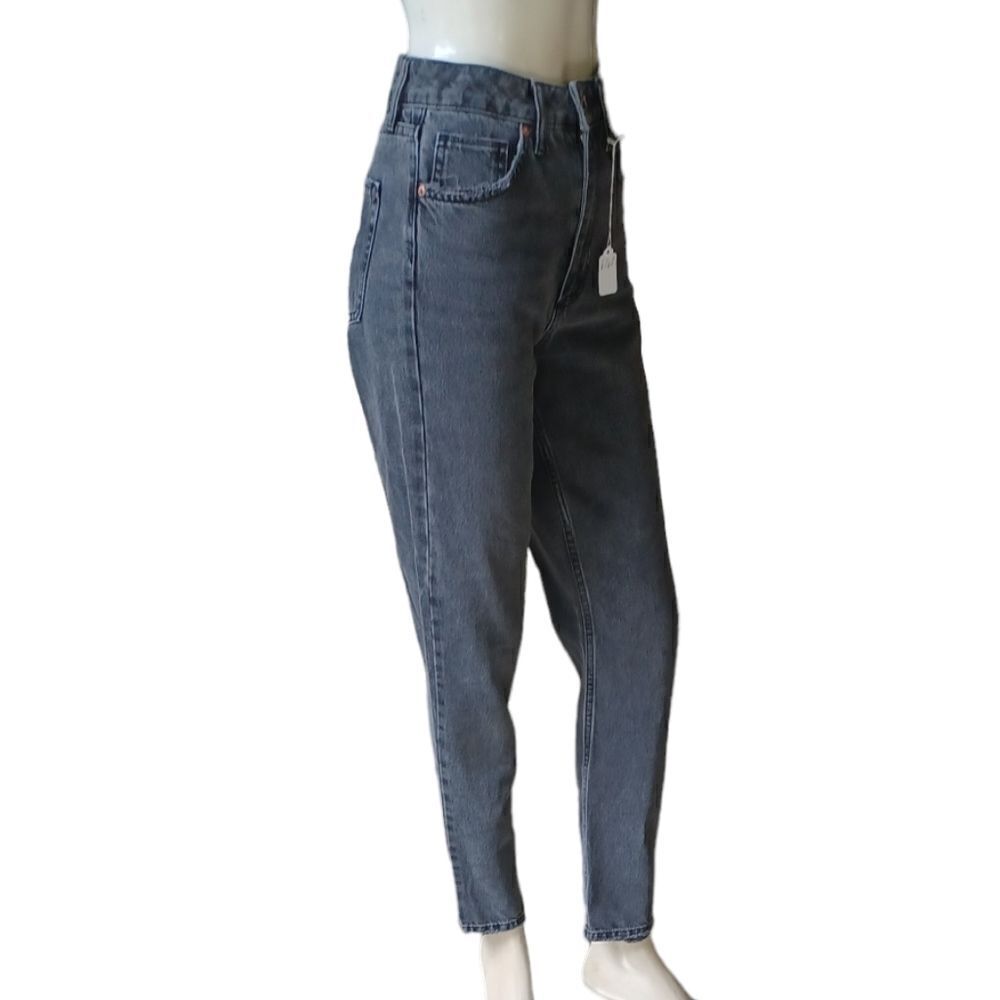 678516....Eddie Bauer Boyfriend Relaxed Fit Jeans Size 8, W31" 30"Inseam  9"Rise