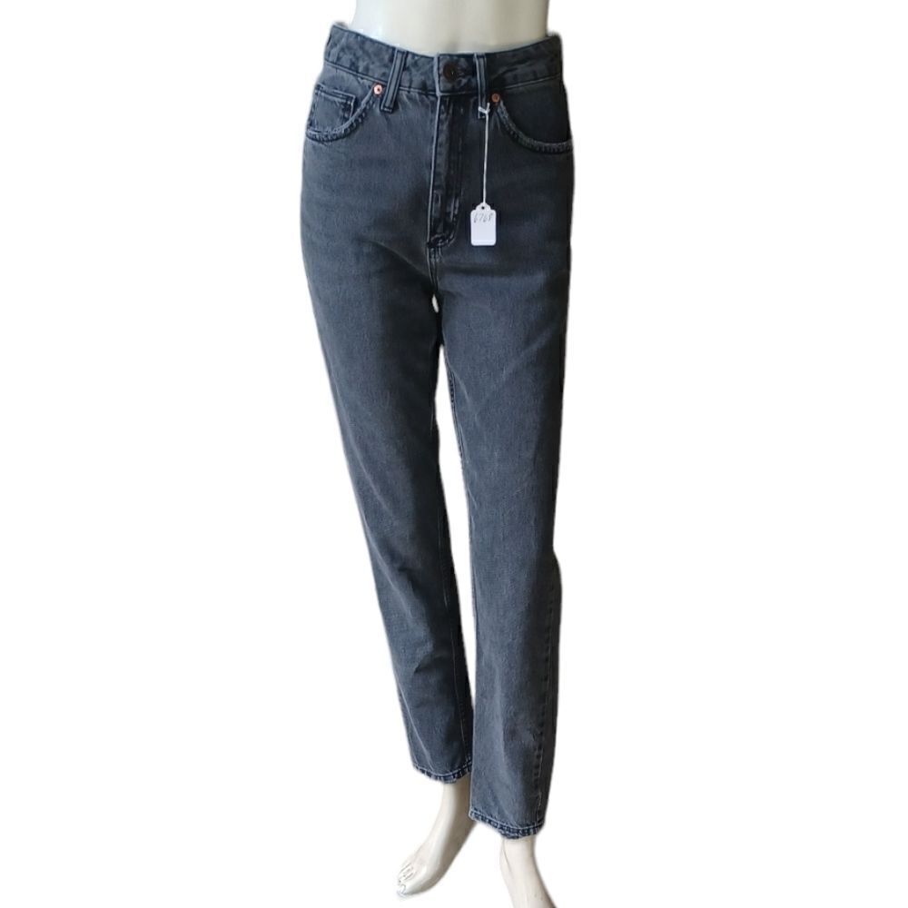 678516....Eddie Bauer Boyfriend Relaxed Fit Jeans Size 8, W31" 30"Inseam  9"Rise