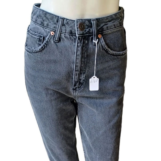 678516....Eddie Bauer Boyfriend Relaxed Fit Jeans Size 8, W31" 30"Inseam  9"Rise