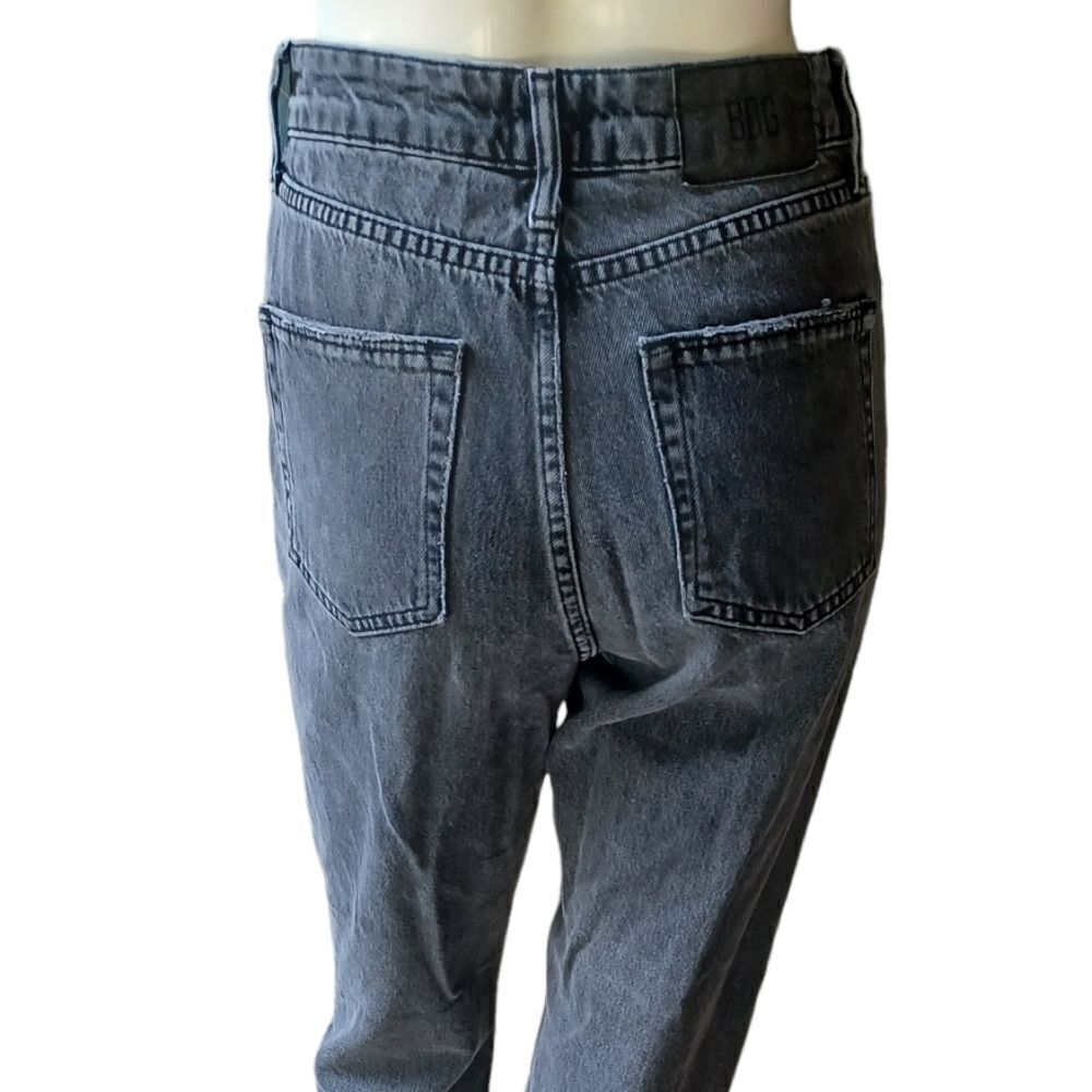 678516....Eddie Bauer Boyfriend Relaxed Fit Jeans Size 8, W31" 30"Inseam  9"Rise