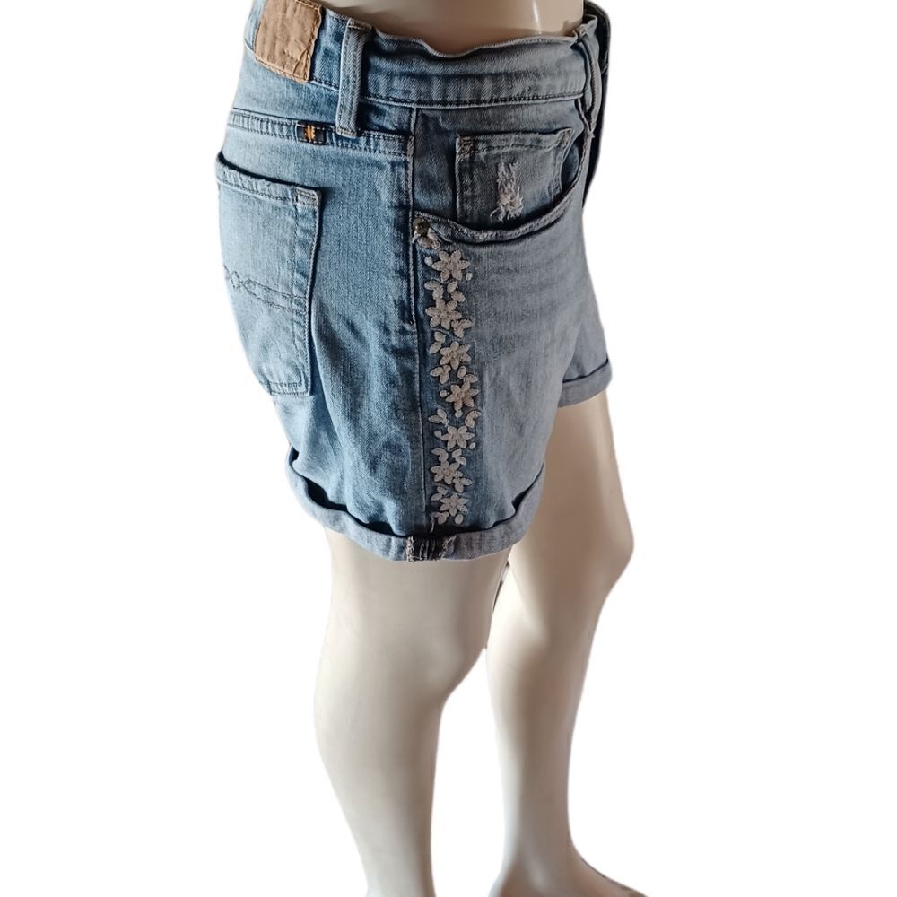 601331.....Lucky Brand Jean Shorts Size 4/27, 9"Rise