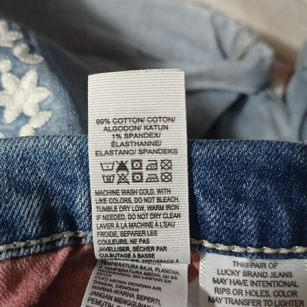 601331.....Lucky Brand Jean Shorts Size 4/27, 9"Rise