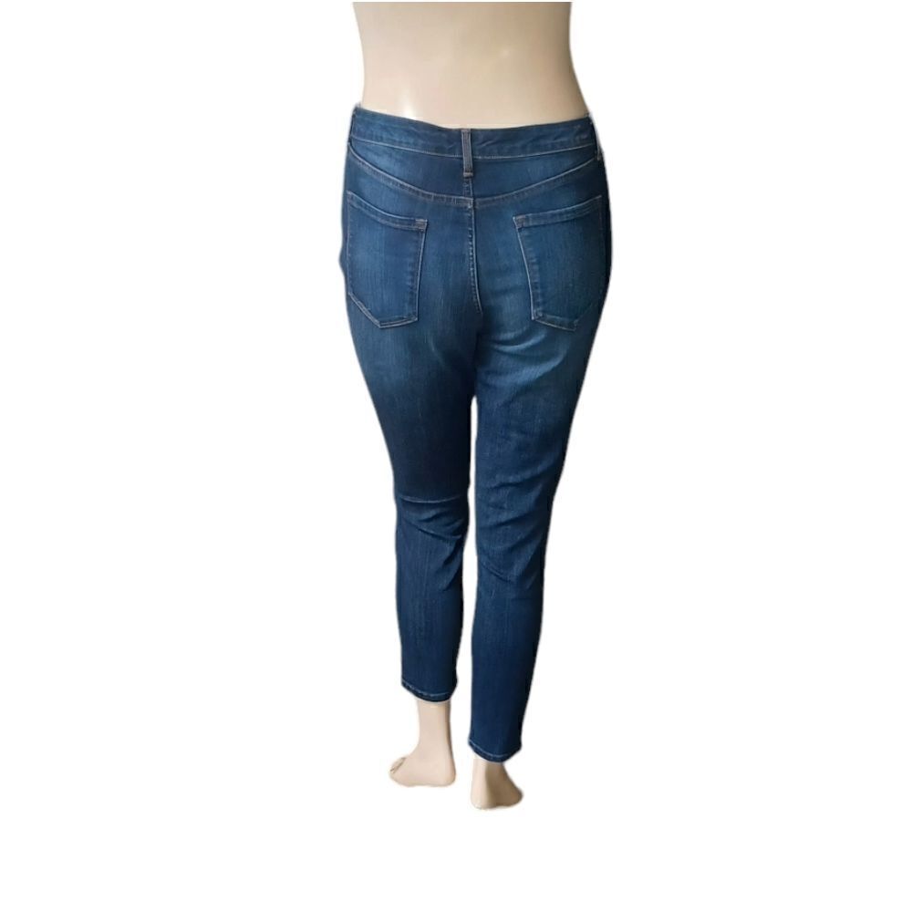 690747....Nine West Skinny Ankle Jeans Size 14, W32" 26"Inseam  11"Rise